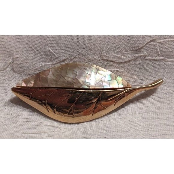 Signed Brooch Liz Claiborne Leaf Mother Of Pearl Gold Tone Metal Pin Vtg Abalone - Picture 6 of 12